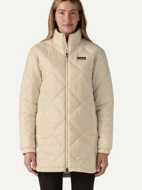 NWT Patagonia Women's Pine Bark insulated Parka  Medium in Ivory